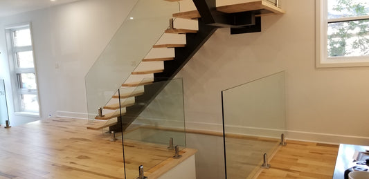 Projet sur mesure de garde-corps en verre  pour escalier intérieur