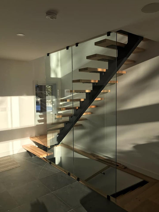 Mur de verre sur mesure sécurisant comme un garde-corps