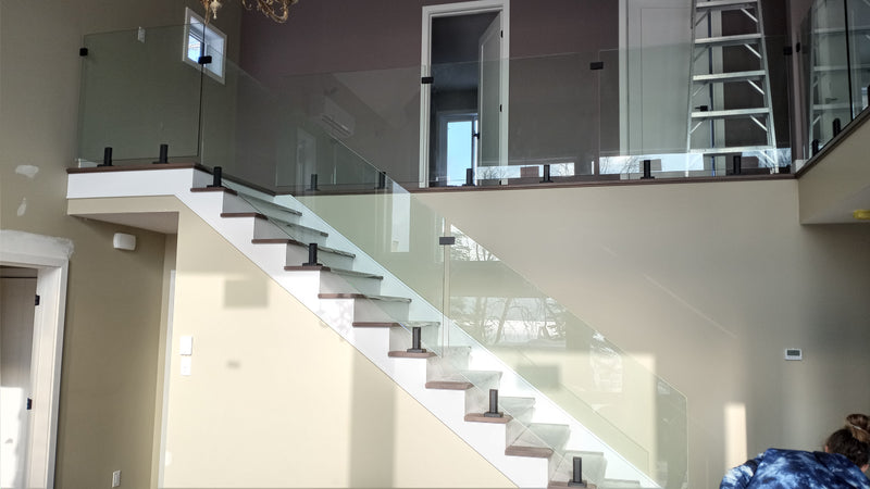 Garde-corps en verre à Morin Heights